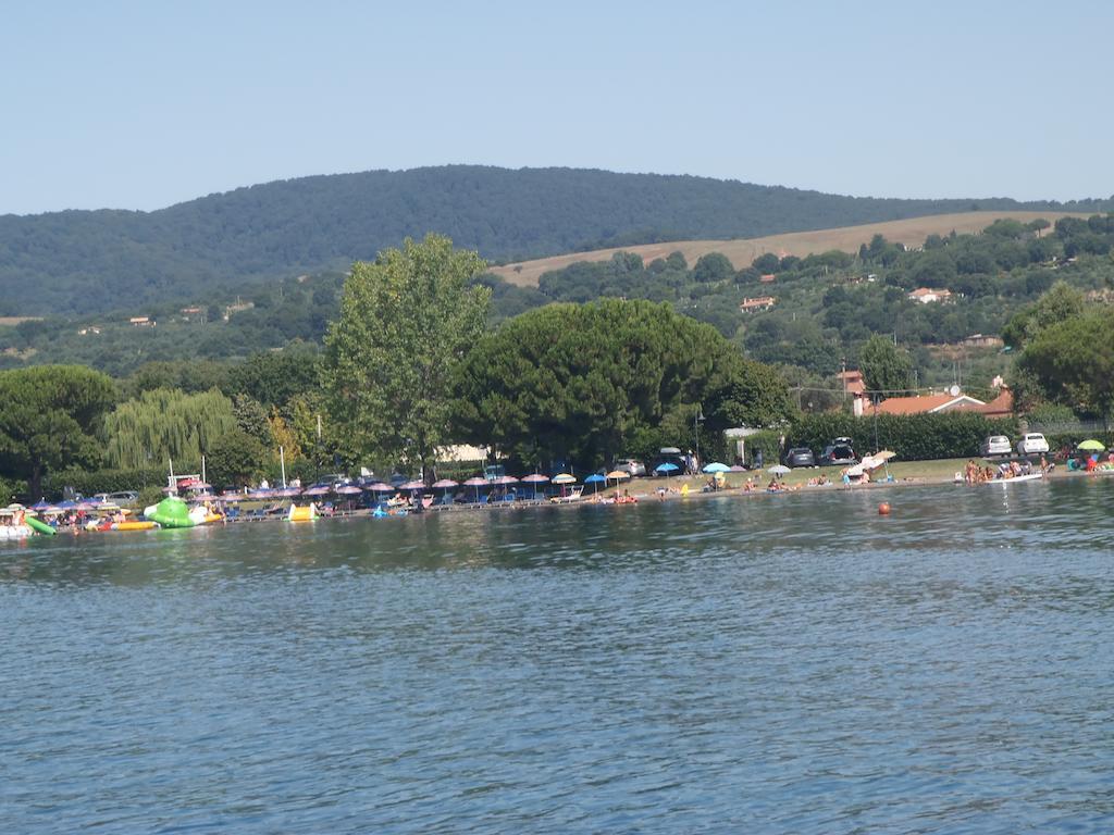 Il Poggio Degli Ulivi Apartment Trevignano Romano Cameră foto